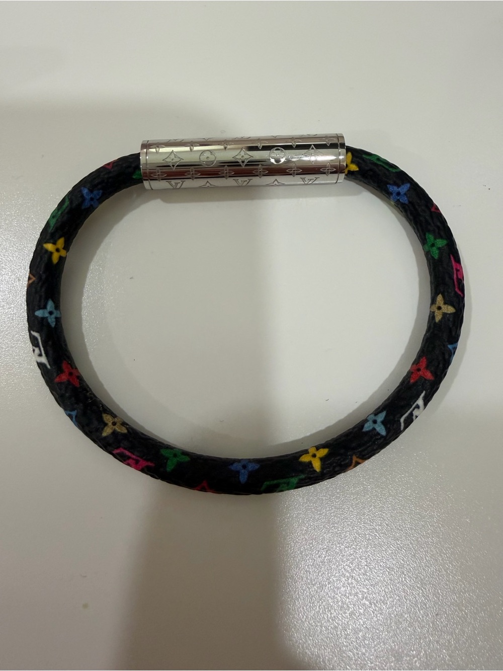 Louis Vuitton x Takashi Murakami
LV Confidential Bracelet - Picture 8 of 11